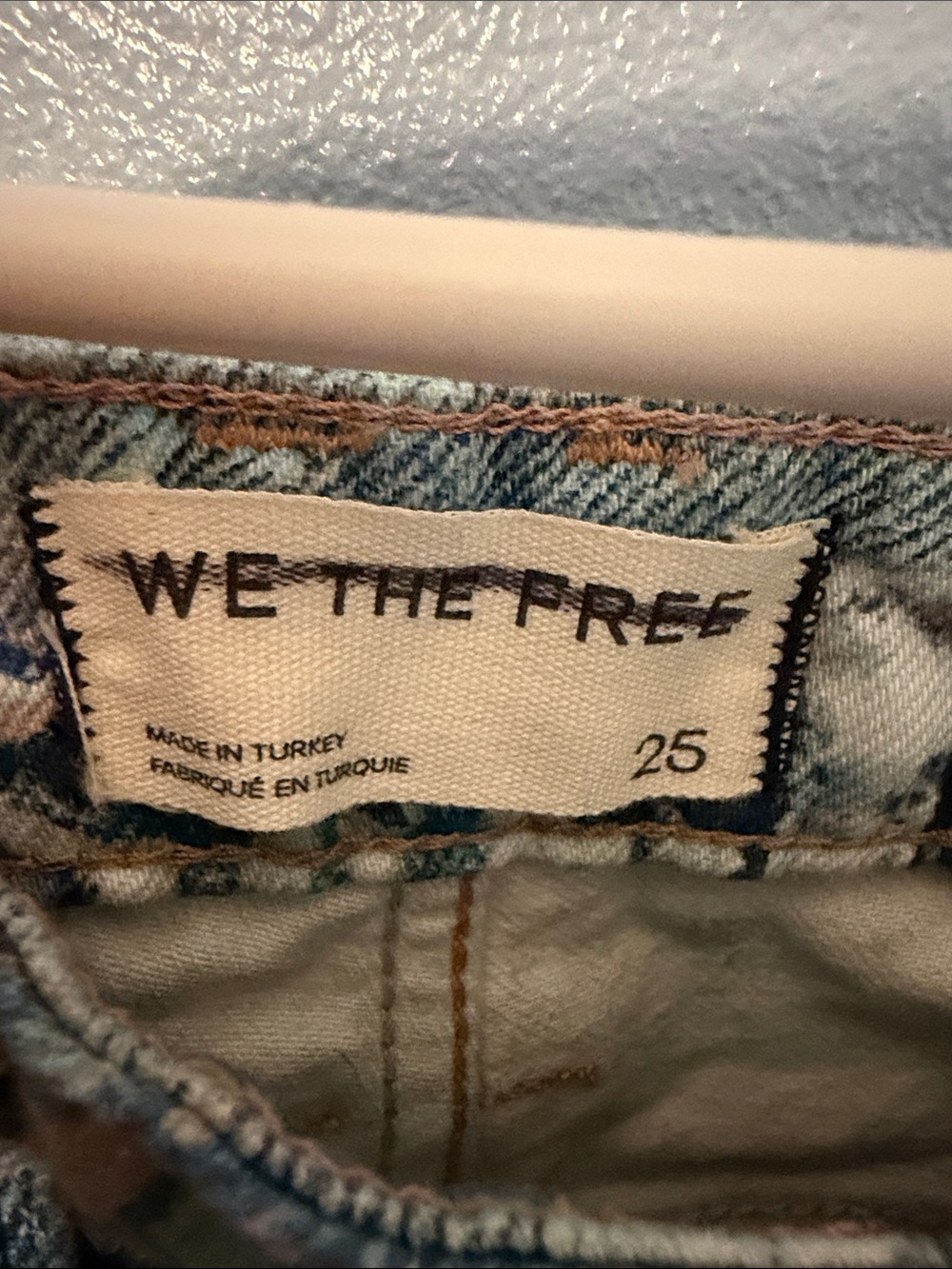Free People We The Free Tennessee Low Rise Illusion Canvas Painted Jean Size 25 - Picture 5 of 5